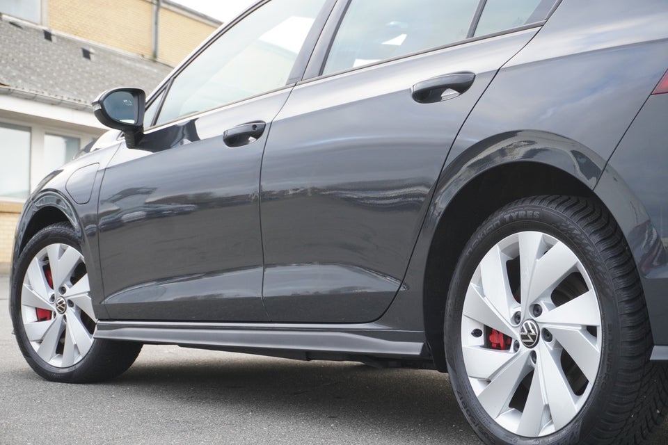 VW Golf VIII 1,4 GTE DSG 5d