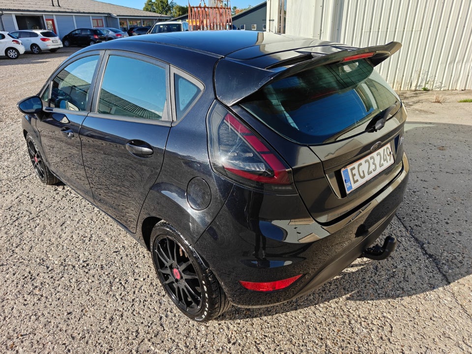 Ford Fiesta 1,4 TDCi 70 Titanium 5d