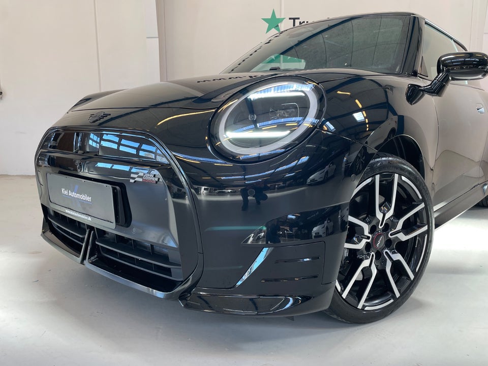 MINI Cooper SE JCW Trim XL 3d