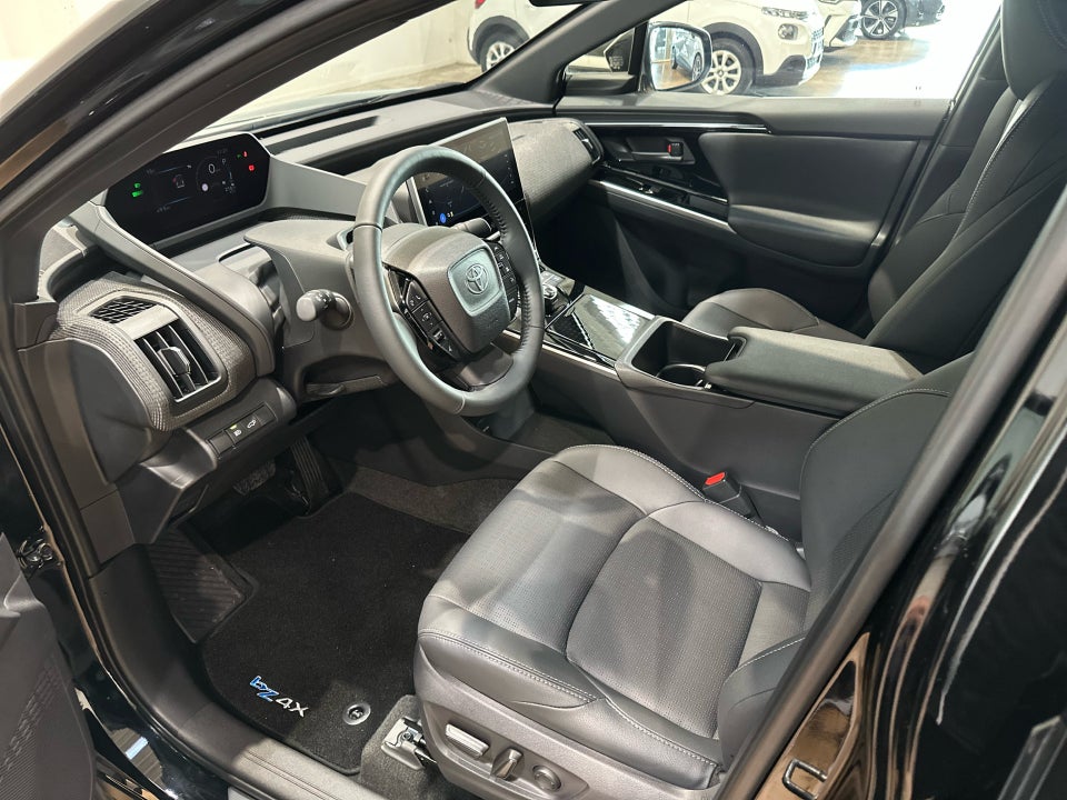 Toyota bZ4X Executive 5d
