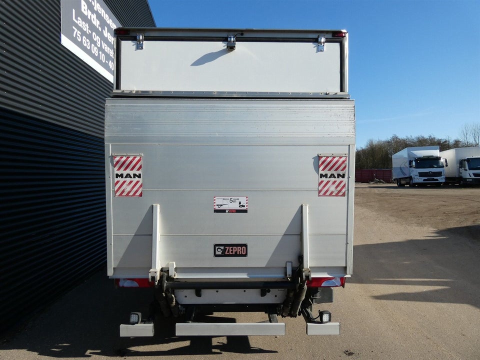 MAN TGE 2,0 3.180 Kølebox m/lift L4 aut. FWD