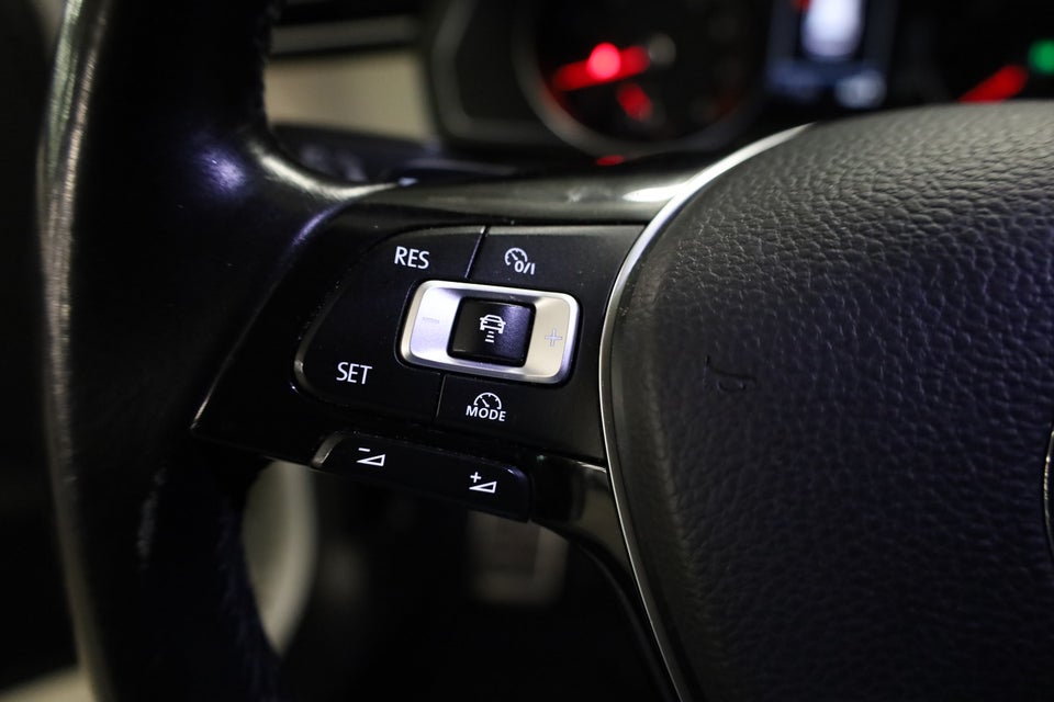 VW Passat 1,4 TSi 150 R-line Variant DSG BMT 5d