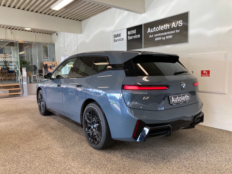 BMW iX xDrive60 M-Sport 5d
