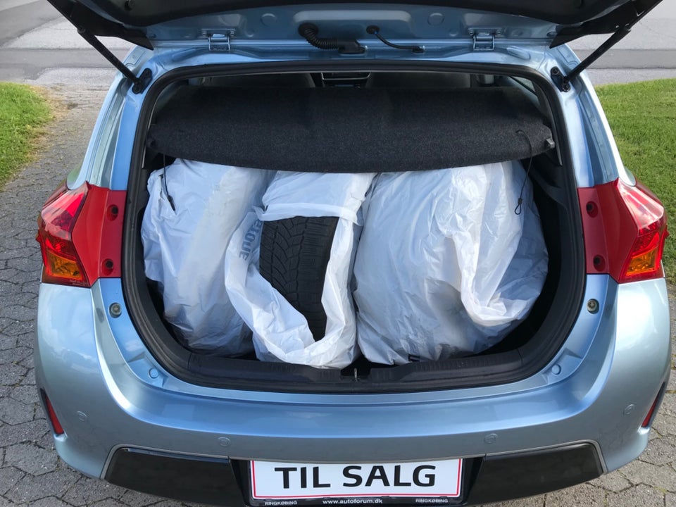Toyota Auris 1,4 D-4D T2 5d