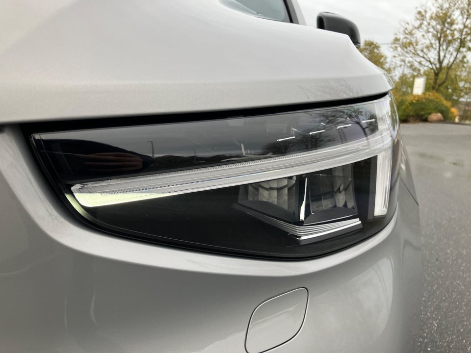 Volvo EX40 Extended Range Plus 5d