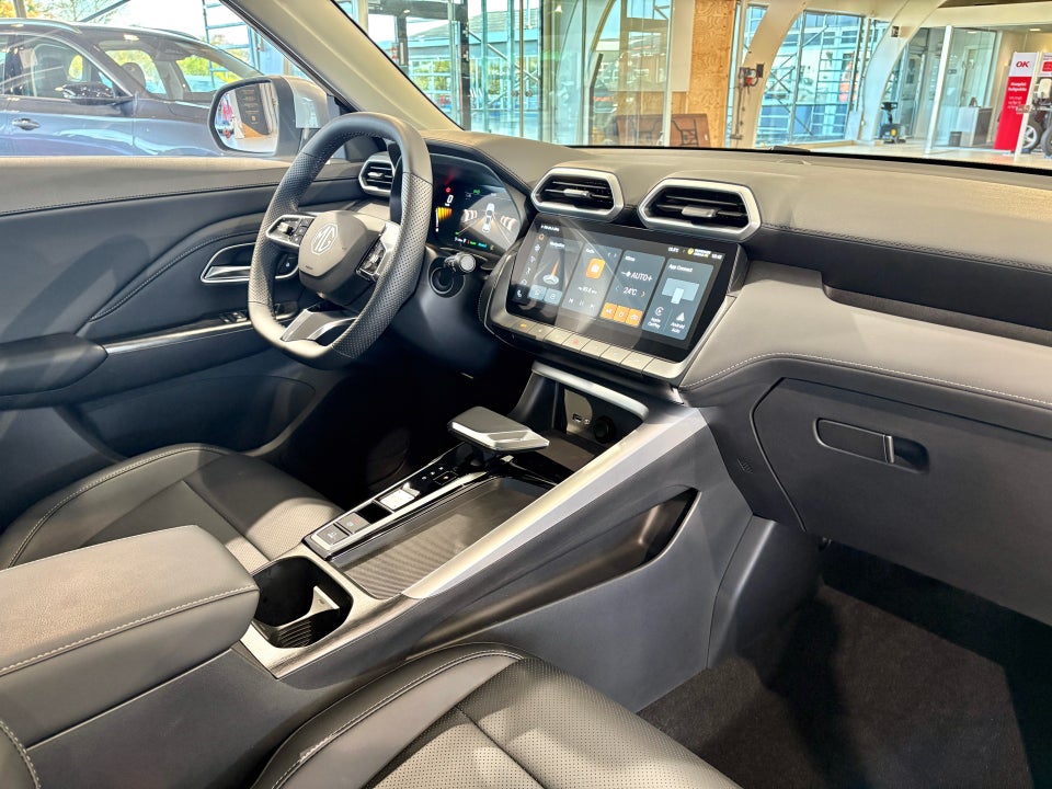 MG ZS 1,5 Hybrid+ Luxury 5d