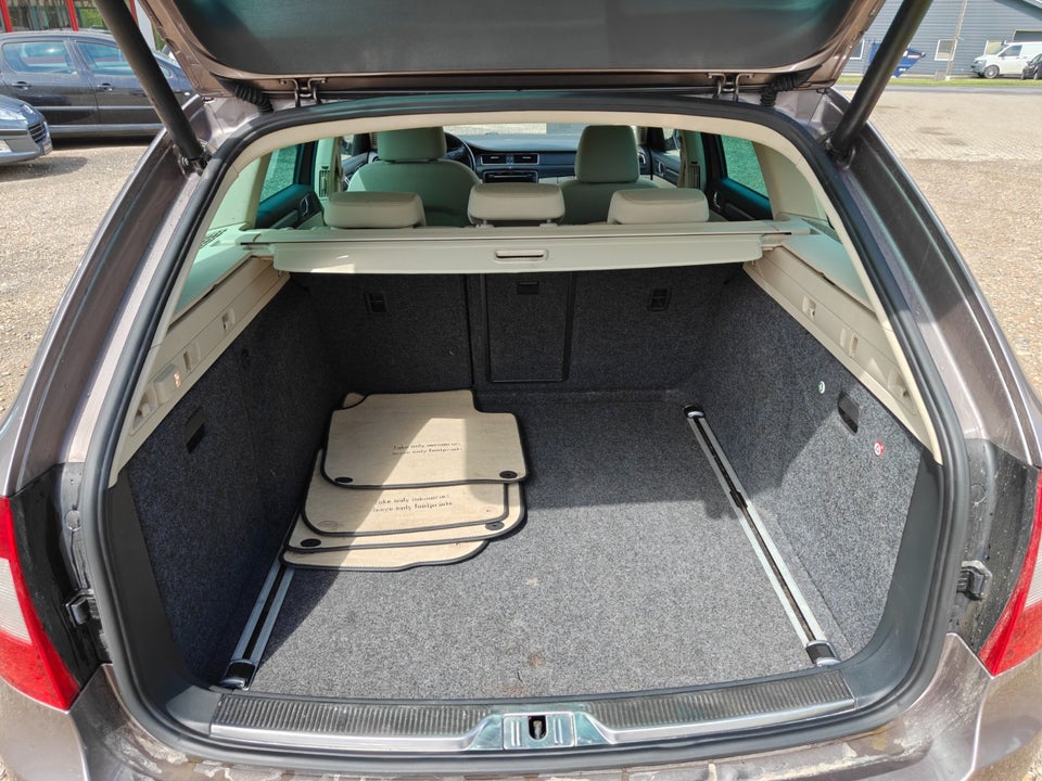 Skoda Superb 1,8 TSi 160 Elegance Combi 5d