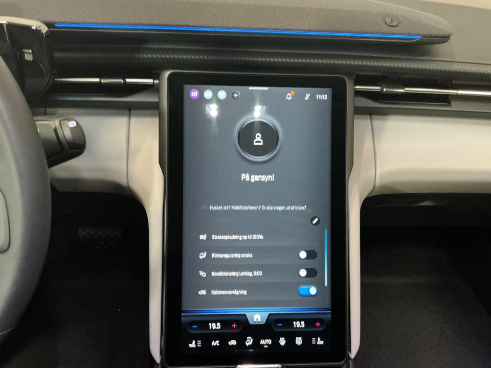 Ford Explorer 77 Premium Extended Range 5d