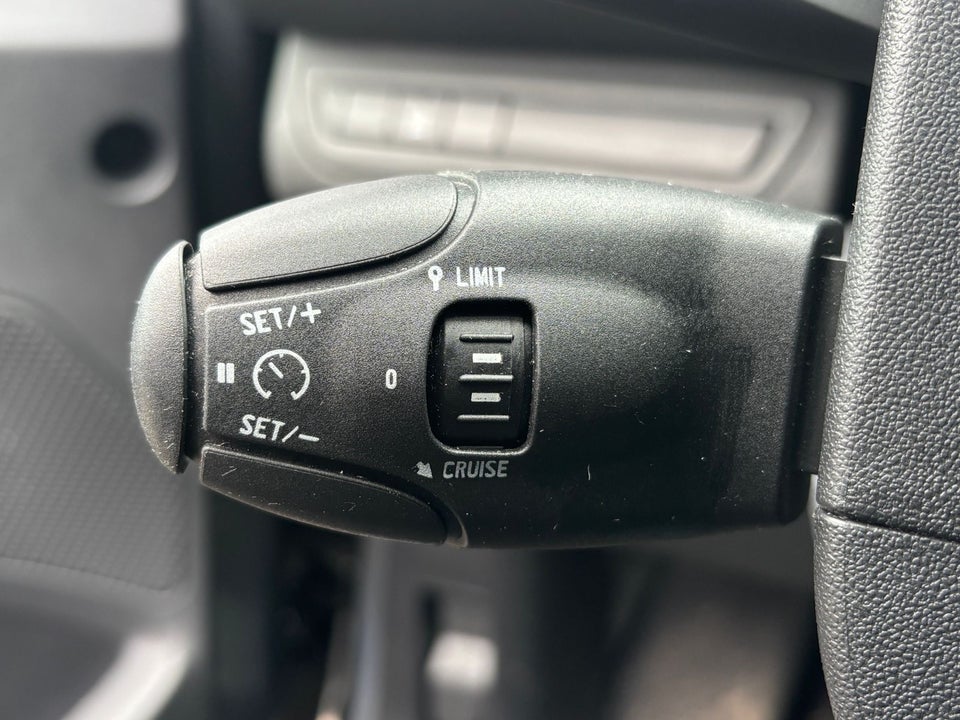 Peugeot 208 1,2 VTi 82 Allure 5d