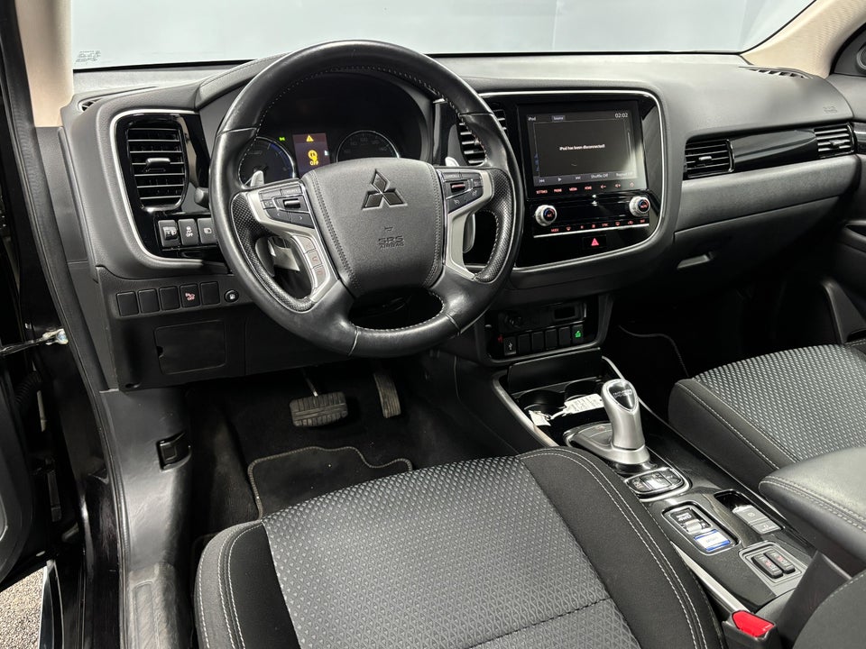 Mitsubishi Outlander 2,4 PHEV Inform CVT 4WD 5d