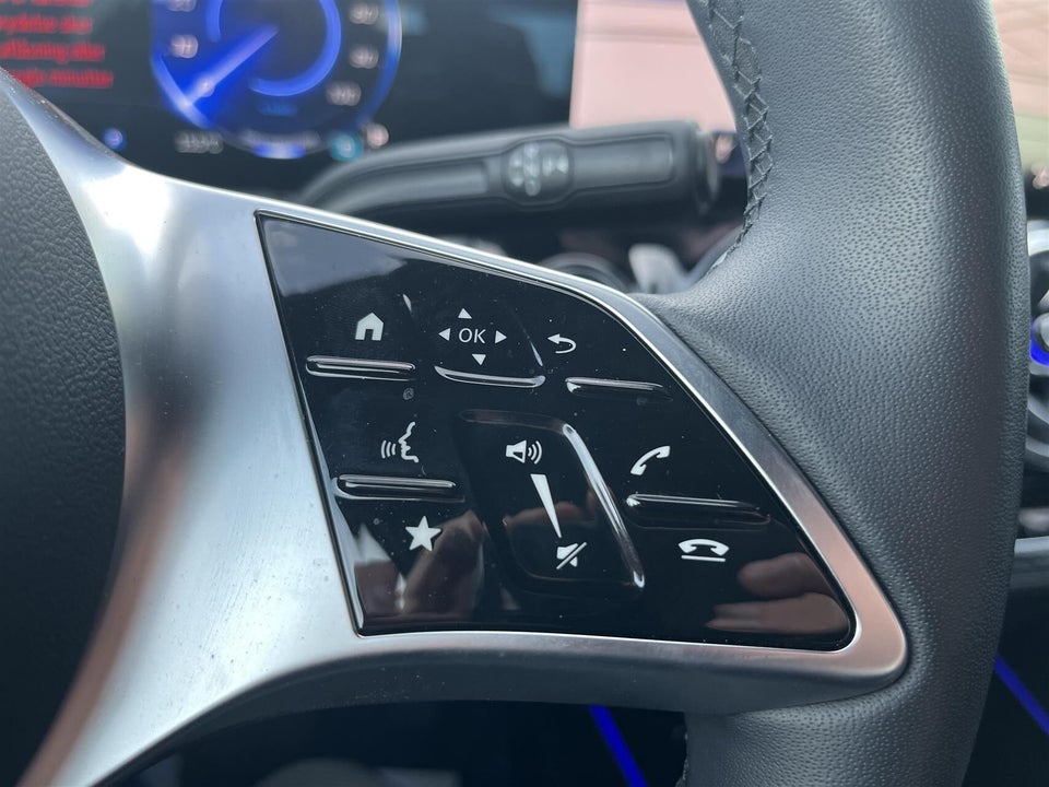 Mercedes EQA300 Progressive 4Matic 5d