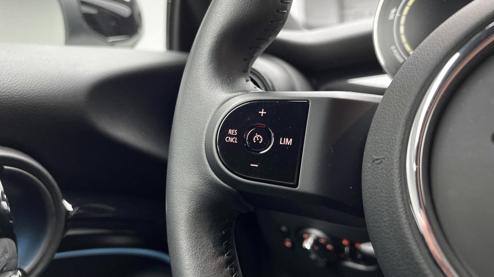 MINI Cooper SE Classic Trim 3d