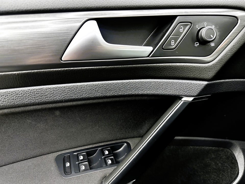 VW Golf VII 1,5 TSi 130 Comfortline DSG 5d