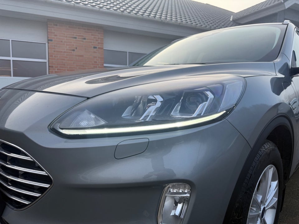 Ford Kuga 2,5 PHEV Titanium CVT 5d