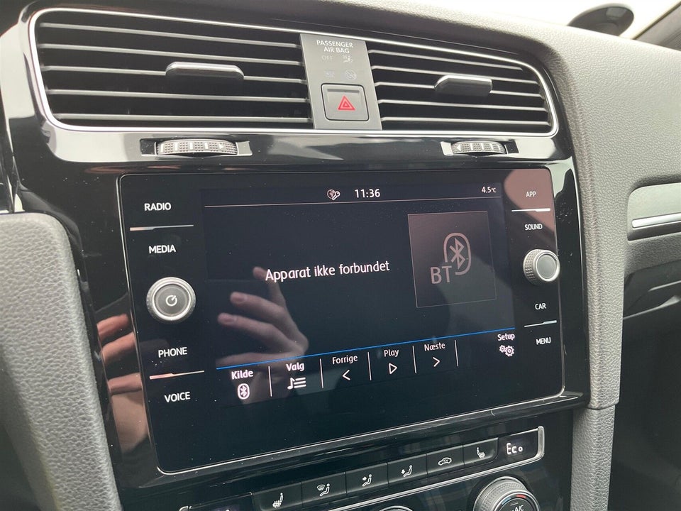 VW Golf VIII 1,4 GTE DSG 5d