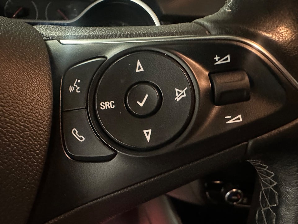 Opel Crossland 1,2 Sport 5d