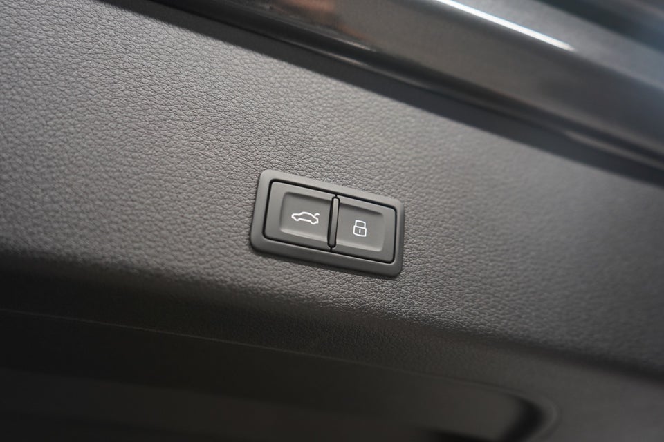 Audi e-tron 55 S-line quattro 5d