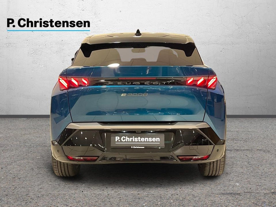 Peugeot e-3008 77 GT Pack 5d