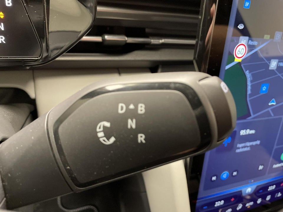 Ford Capri 82 Select Extended Range 5d