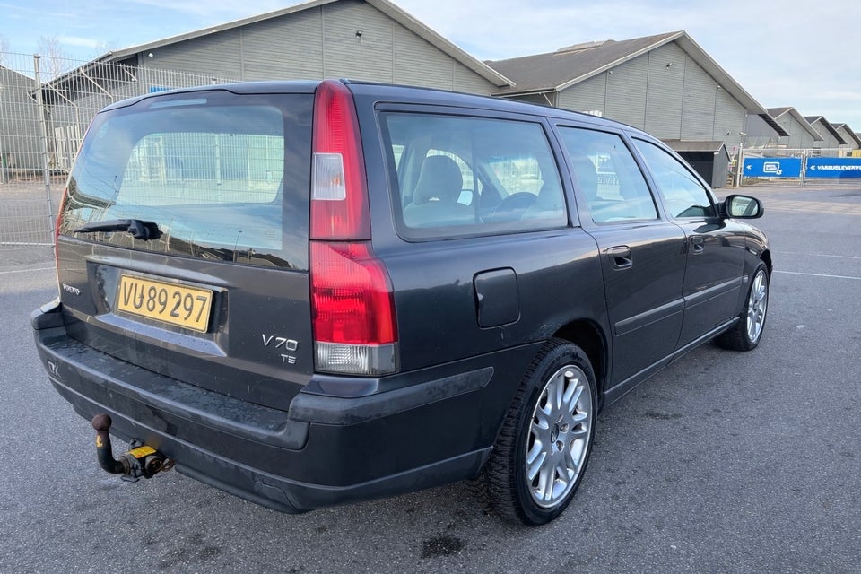 Volvo V70 2,3 T5 aut. 5d