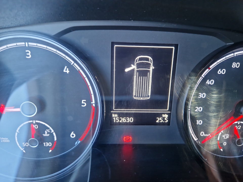 VW Transporter 2,0 TDi 110 Kassevogn lang