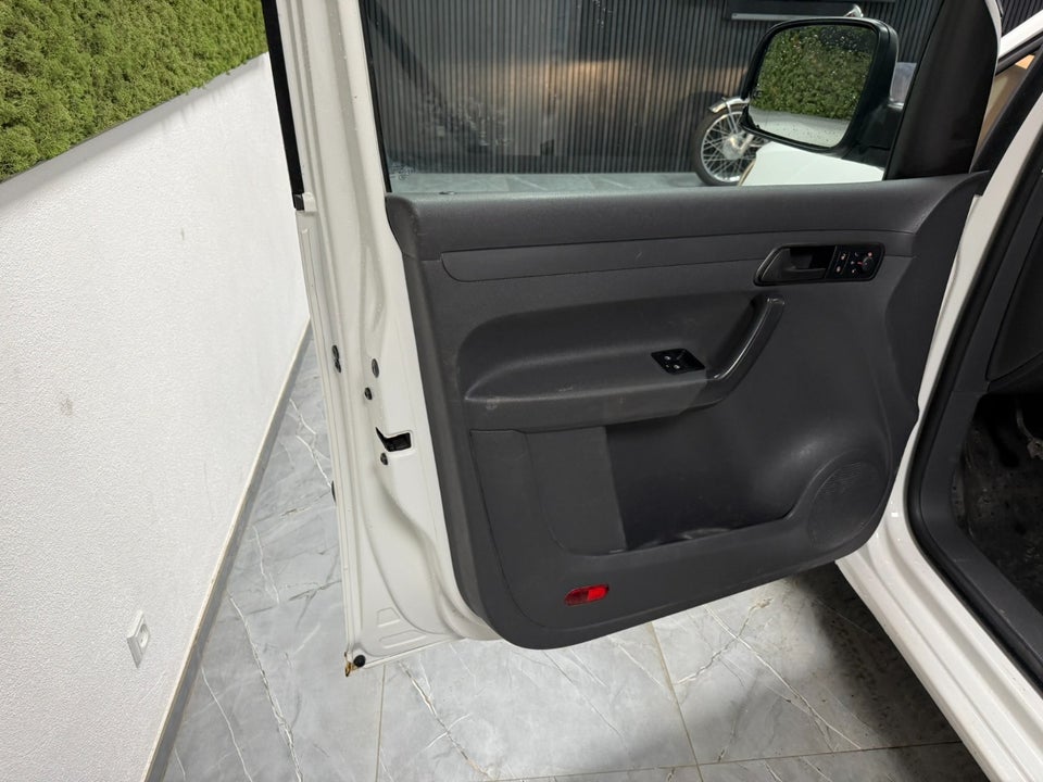 VW Caddy Maxi 1,6 TDi 102 BMT Van 4d