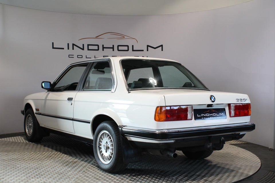 BMW 320i 2,0  2d