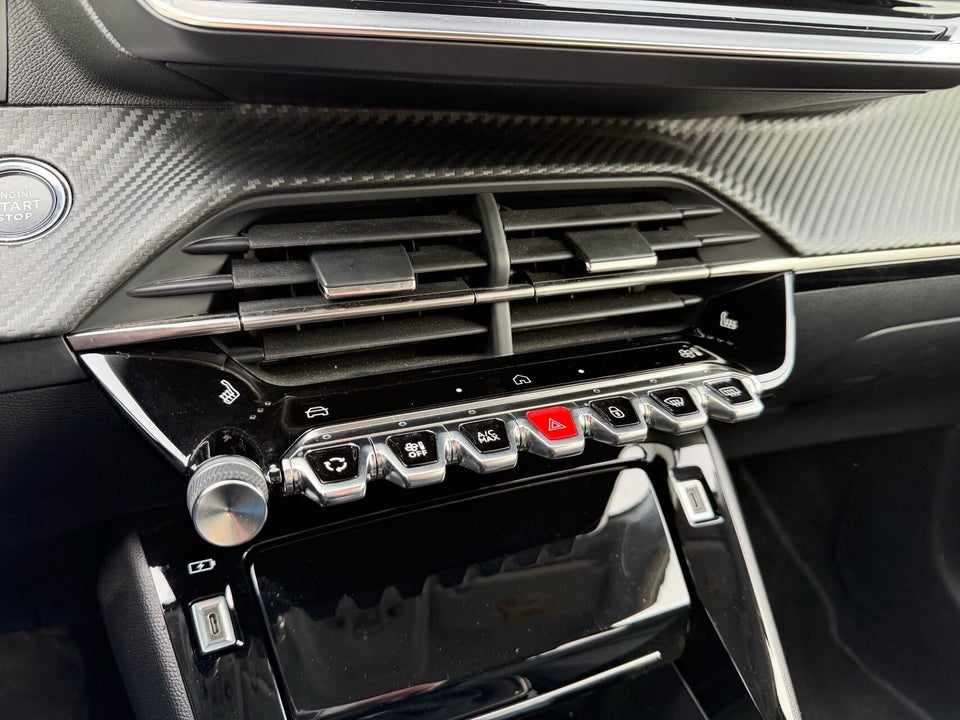 Peugeot 208 1,2 PureTech 100 Allure+ 5d