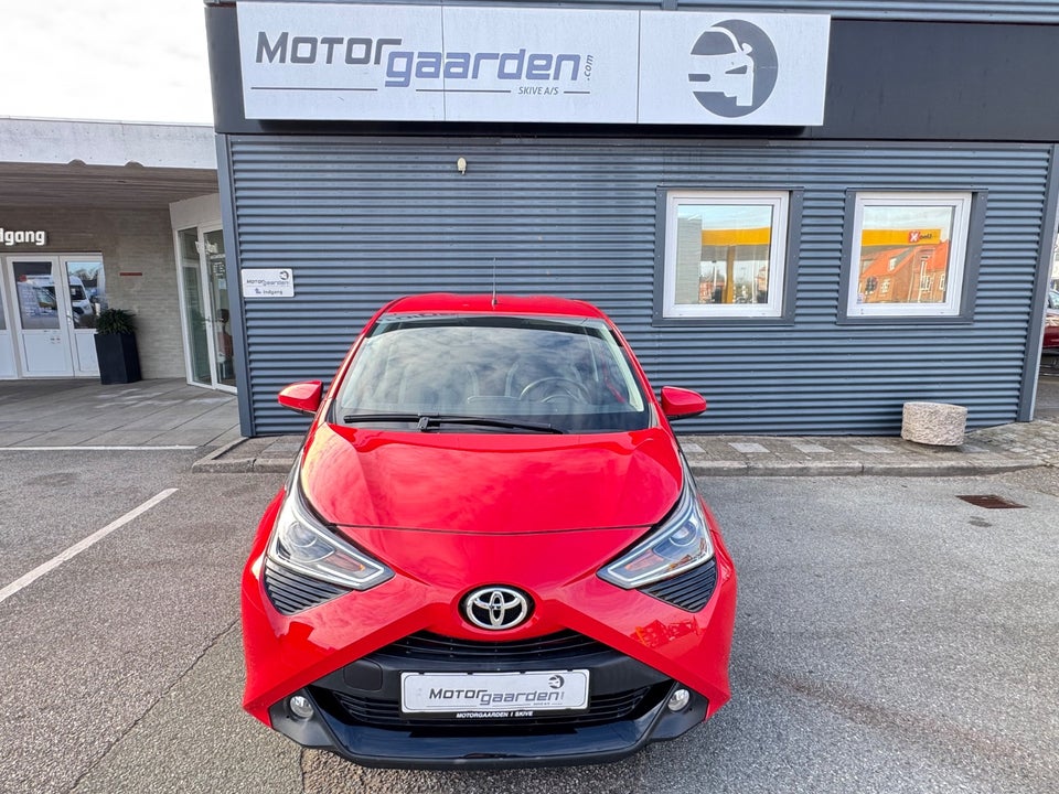 Toyota Aygo 1,0 VVT-i x-press 5d