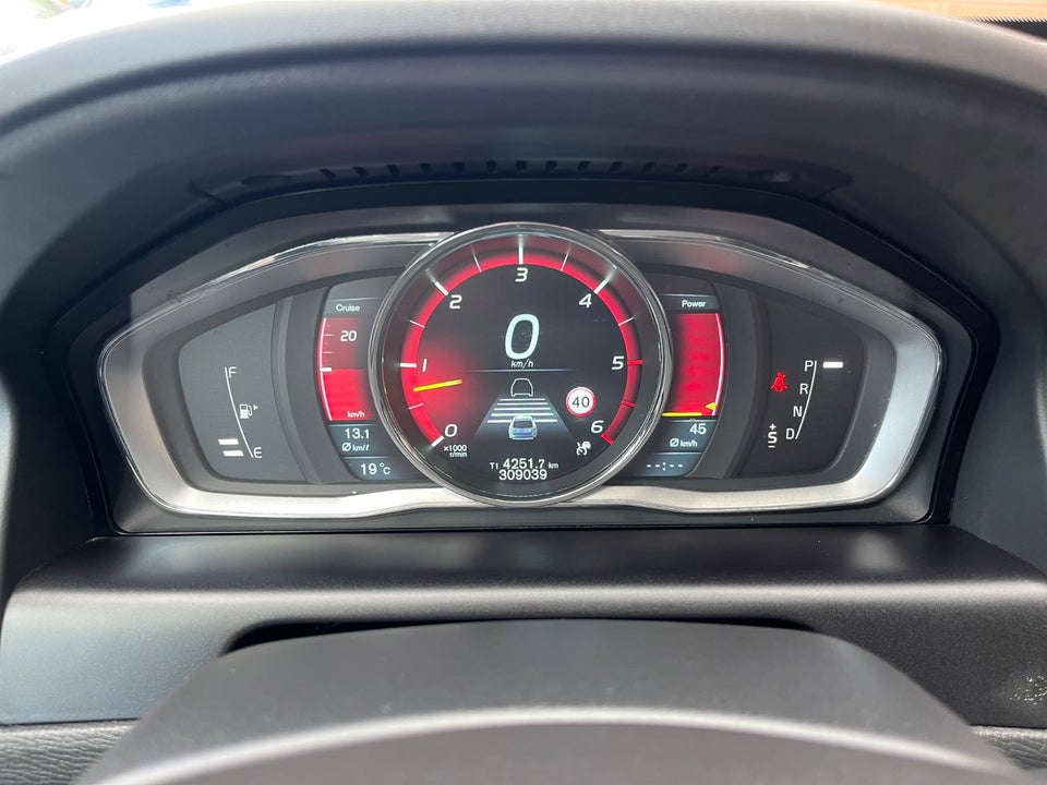 Volvo XC60 2,4 D5 215 Momentum aut. AWD 5d