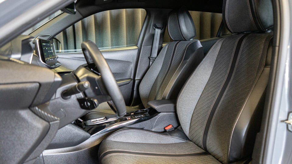 Peugeot e-2008 54 Allure 5d