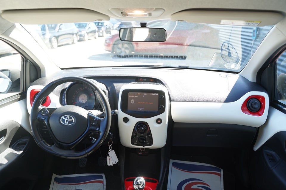 Toyota Aygo 1,0 VVT-i x-press 5d