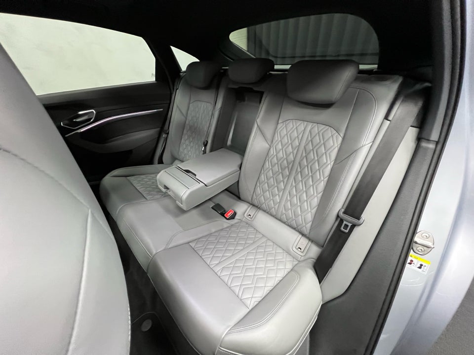 Audi e-tron 50 S-line Prestige Sportback quattro 5d