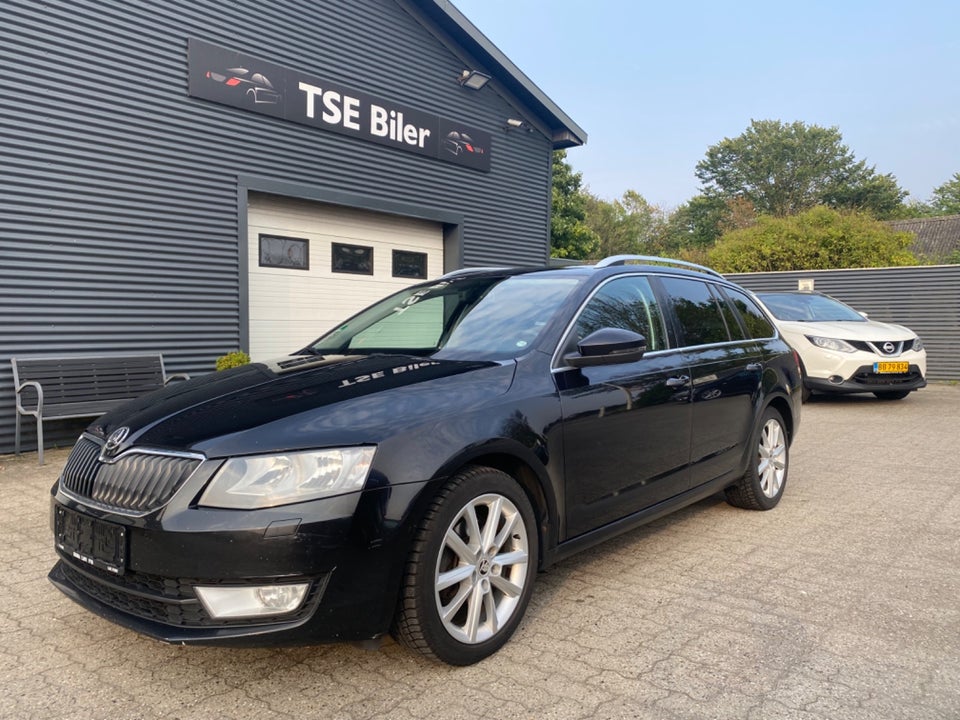 Skoda Octavia 2,0 TDi 150 Elegance Combi DSG 5d