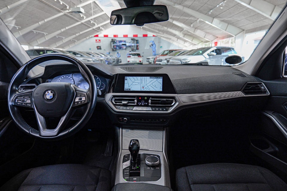 BMW 320d 2,0 Connected aut. 4d