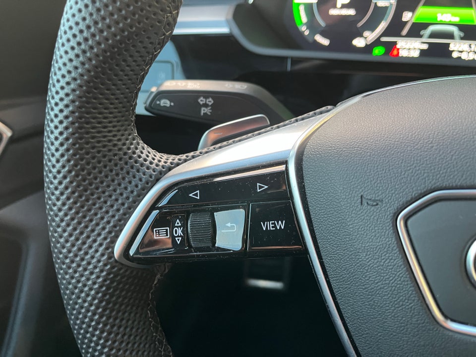 Audi Q8 e-tron 55 S-line quattro 5d