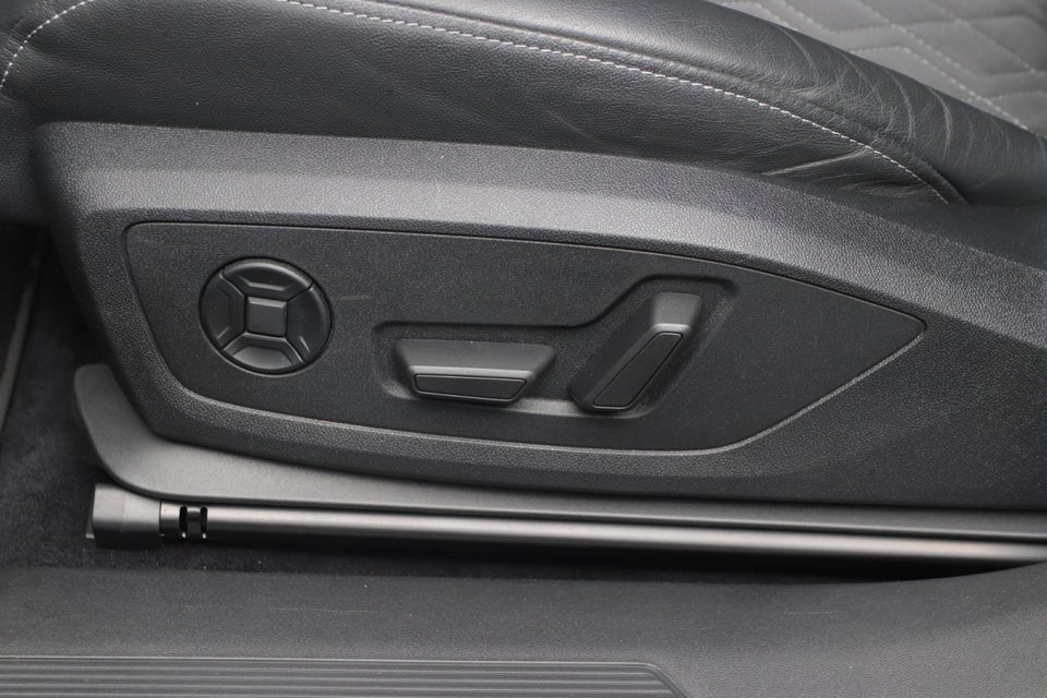 Audi Q4 e-tron 40 S-line 5d