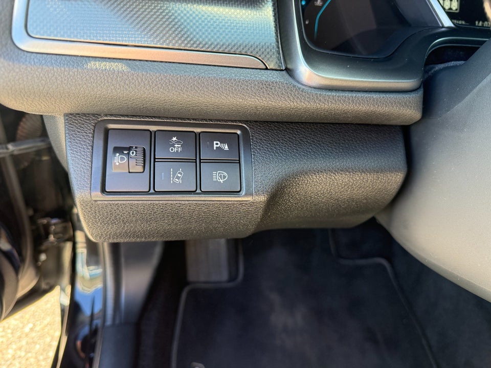 Honda Civic 1,0 VTEC Turbo Elegance 5d