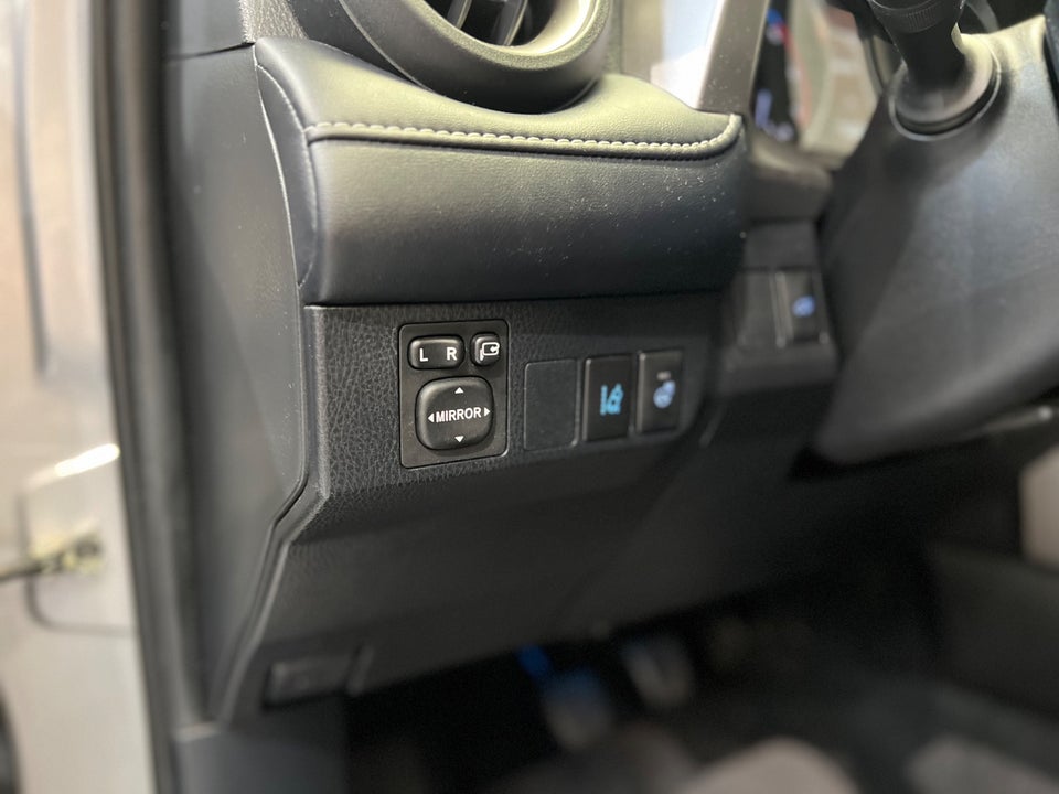 Toyota RAV4 2,0 D-4D T3 5d