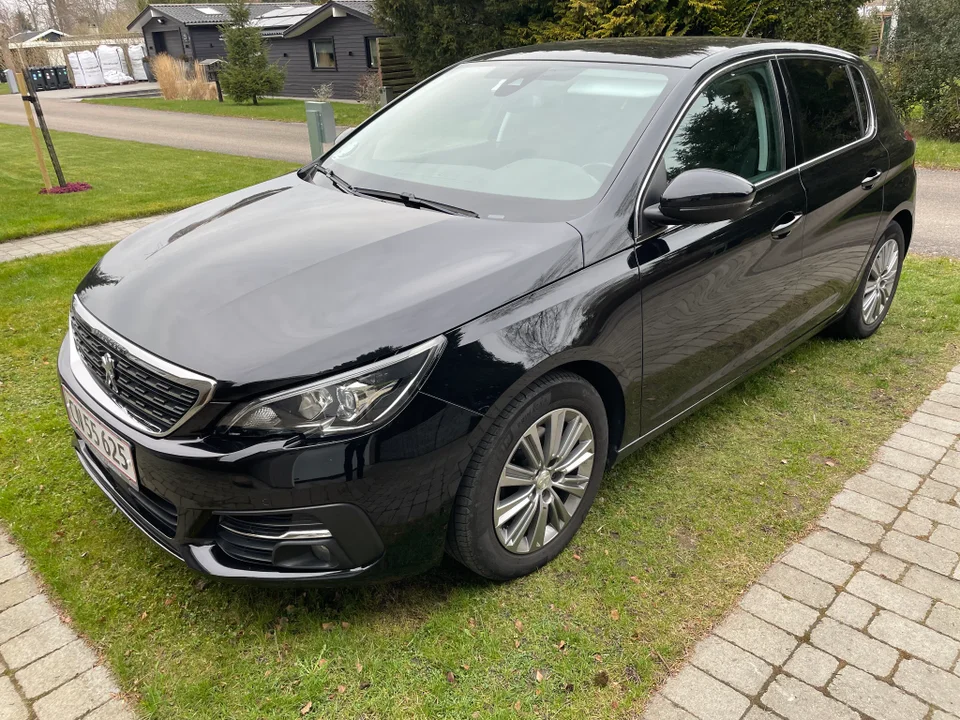 Peugeot 308 1,2 PureTech 130 Edition 5d