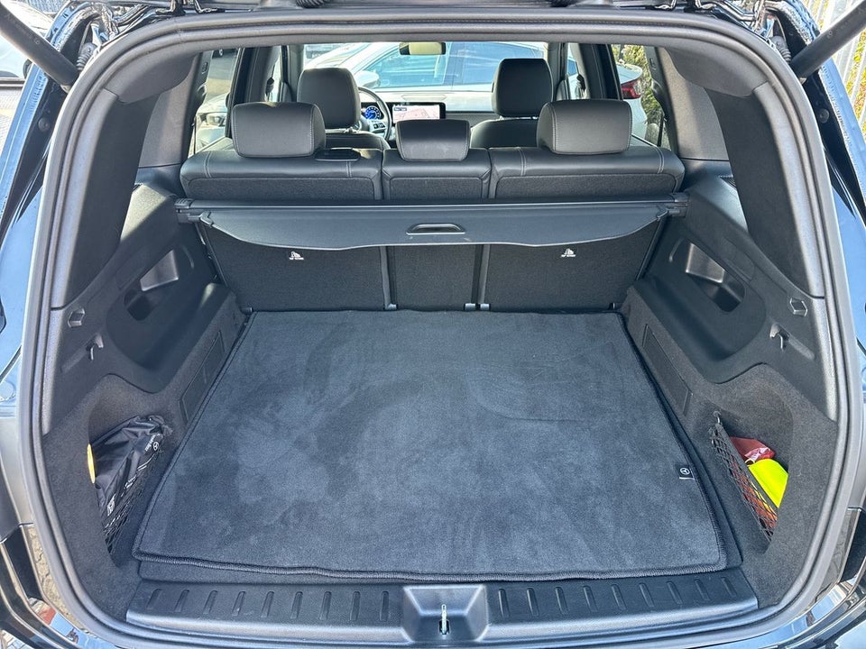 Mercedes EQB300 4Matic 5d