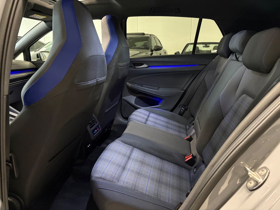 VW Golf VIII 1,4 GTE DSG 5d