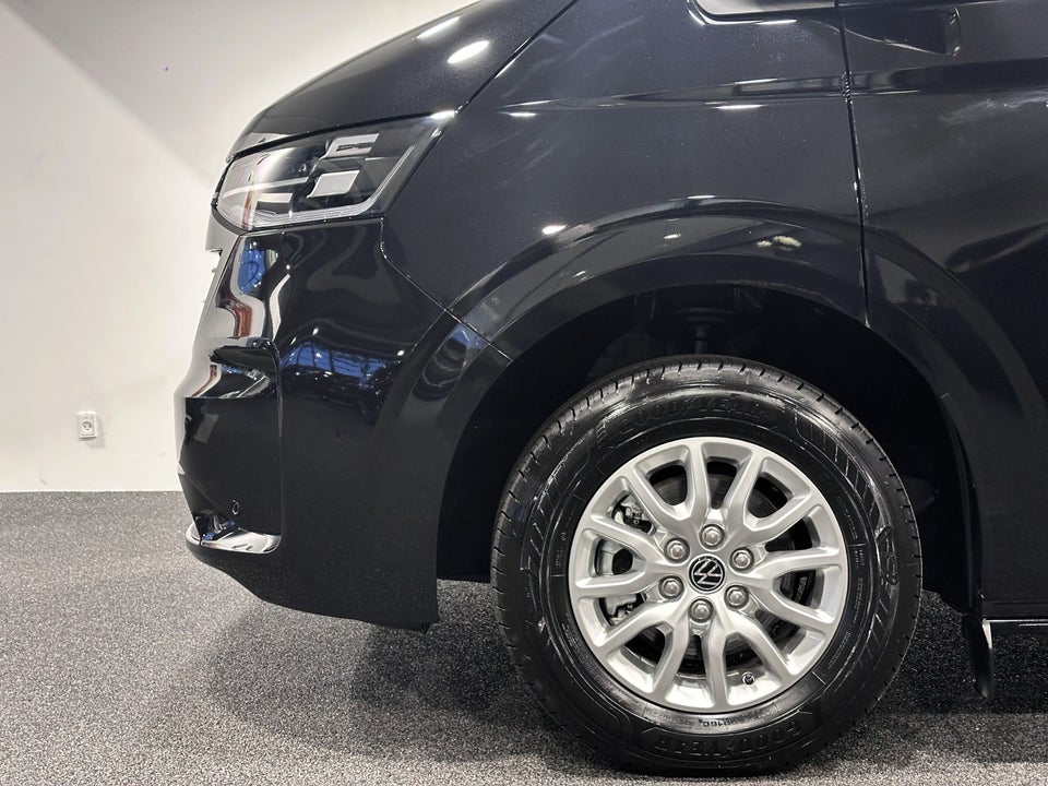 VW e-Caravelle 64 Style SWB