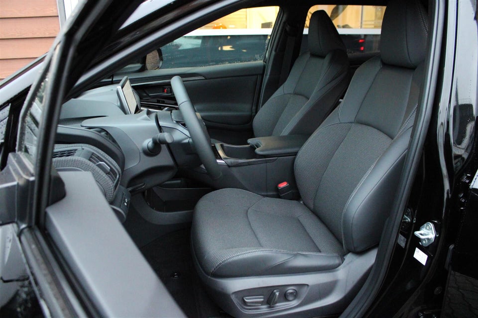 Toyota bZ4X Business+ 5d