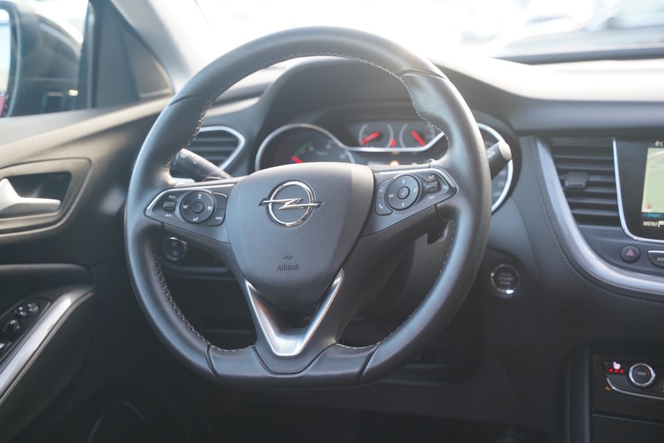Opel Grandland X 1,6 Hybrid Ultimate aut. 5d