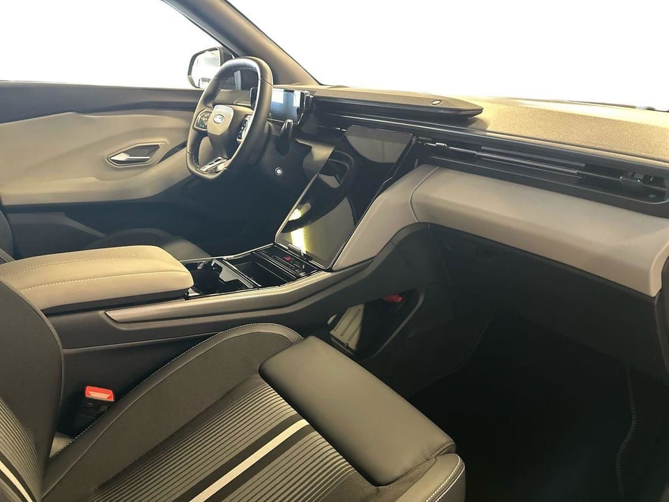 Ford Capri 82 Select Extended Range 5d