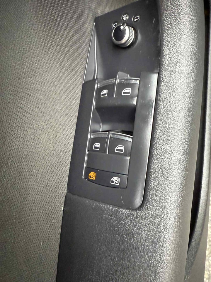 Audi A3 2,0 TDi 136 Ambiente Sportback 5d