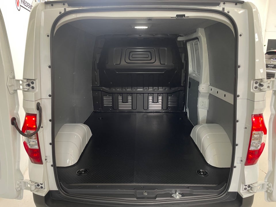 Maxus e-Deliver 3 50 Cargo Van SWB