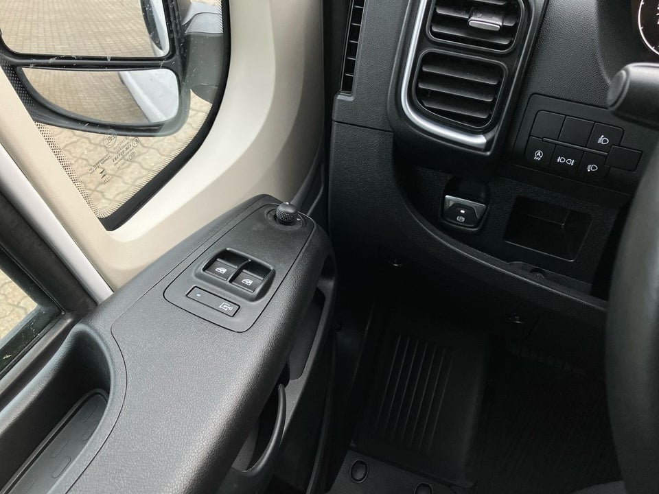 Citroën Jumper 35 2,2 BlueHDi 140 L2H2 MasterLine EAT8