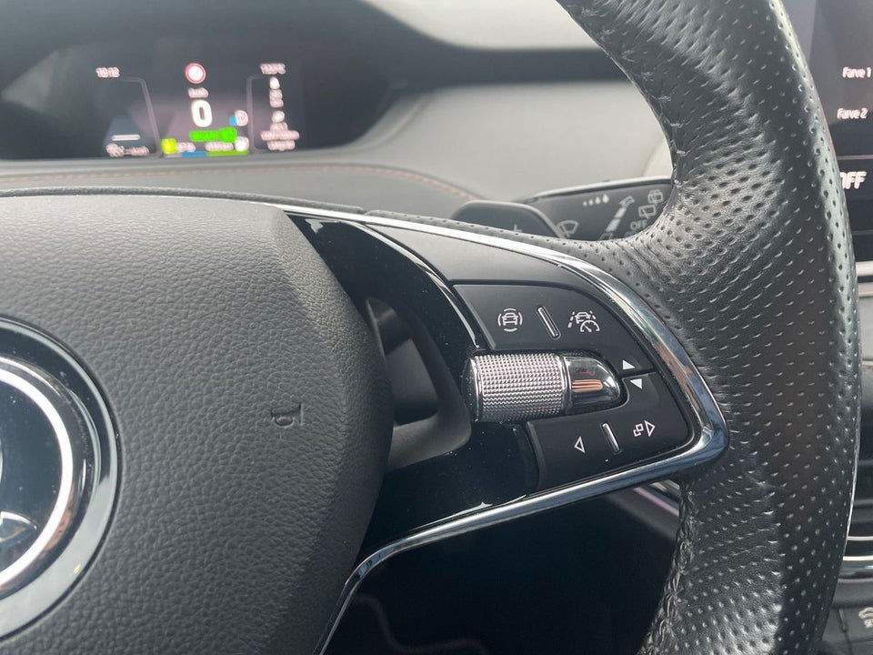 Skoda Enyaq 80 iV Selection Suite 5d